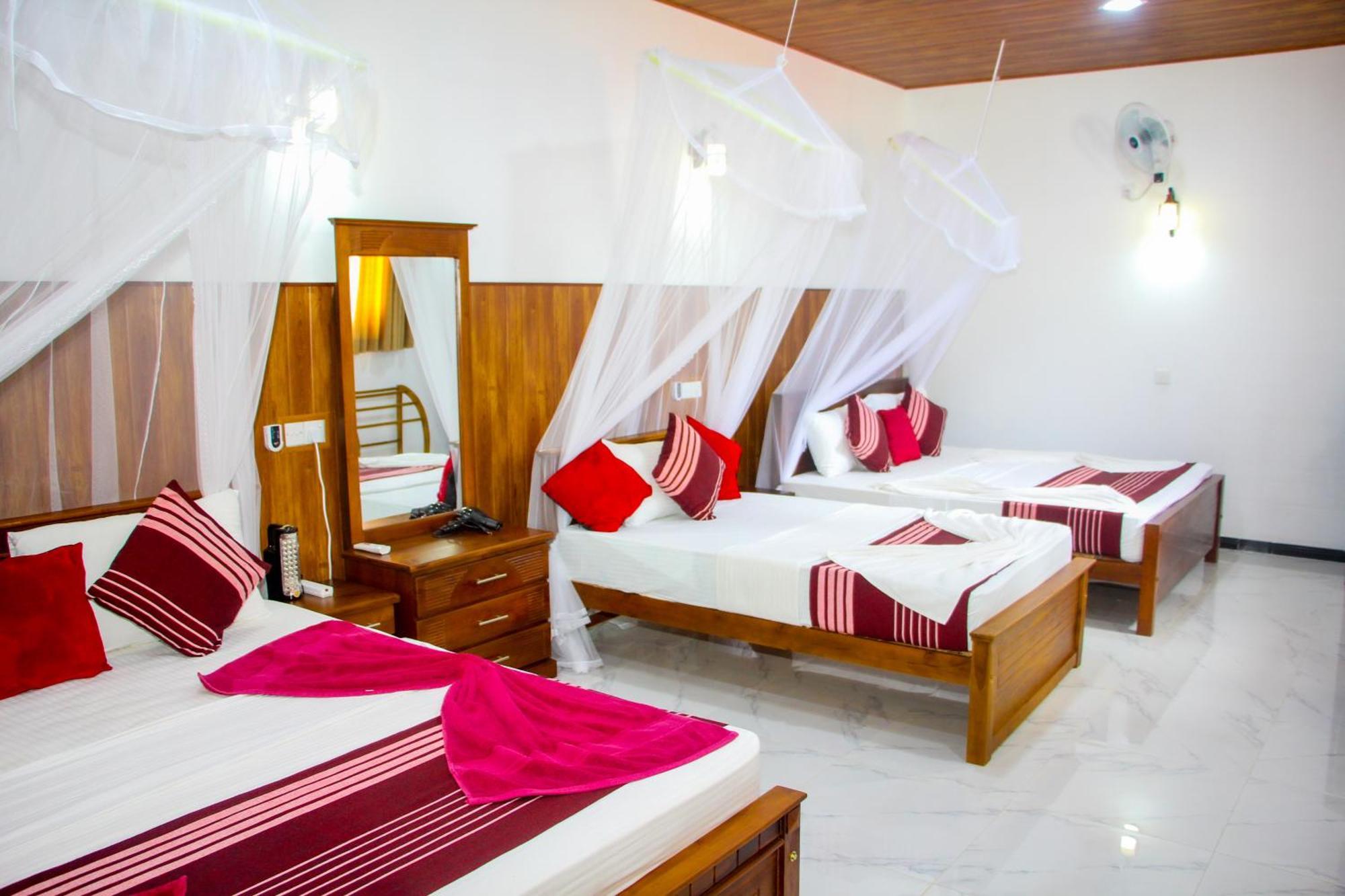 Sigiriya Peacock Homestay Экстерьер фото